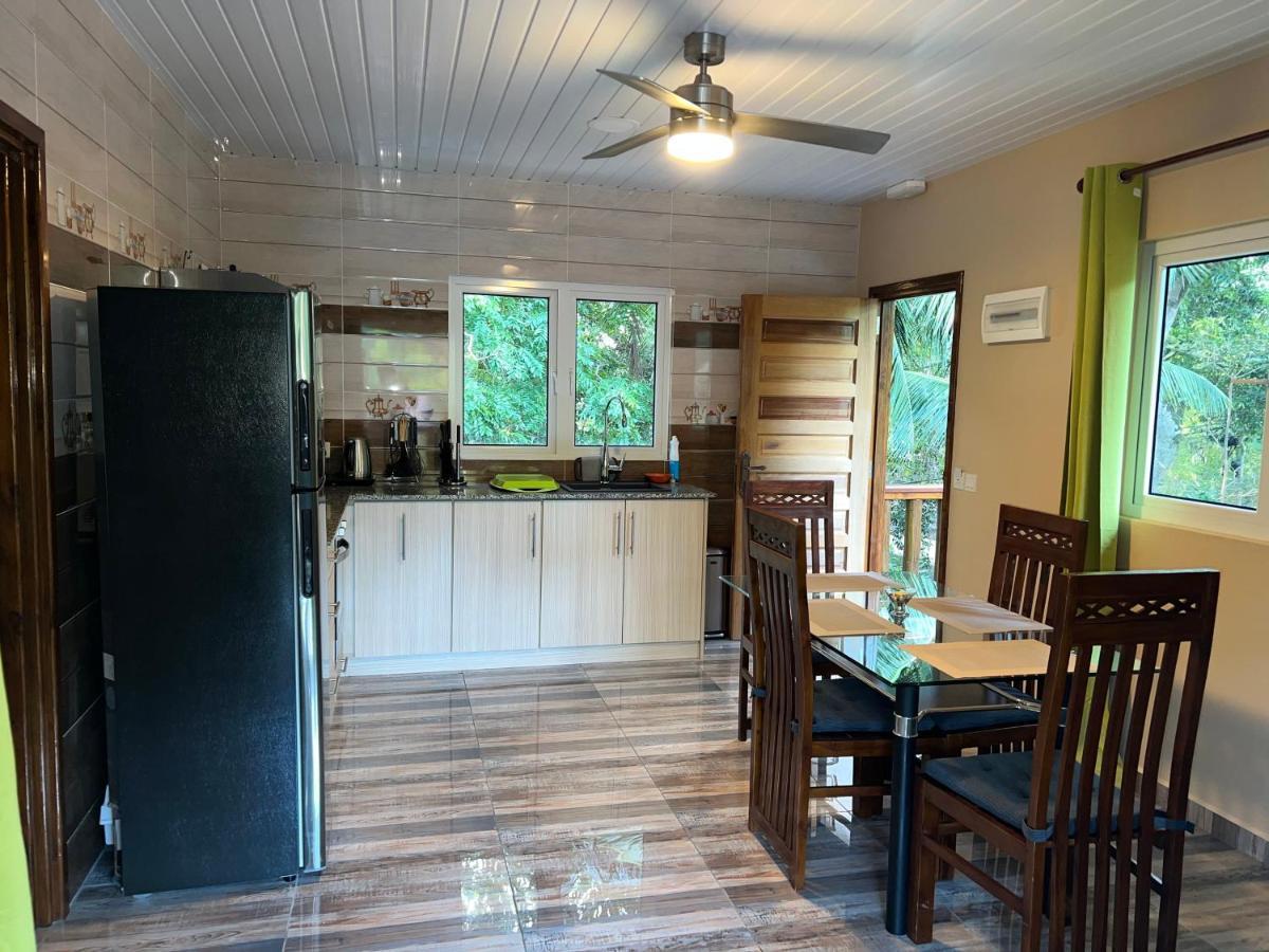 Chloe'S Cottage Self-Catering La Digue Exteriör bild