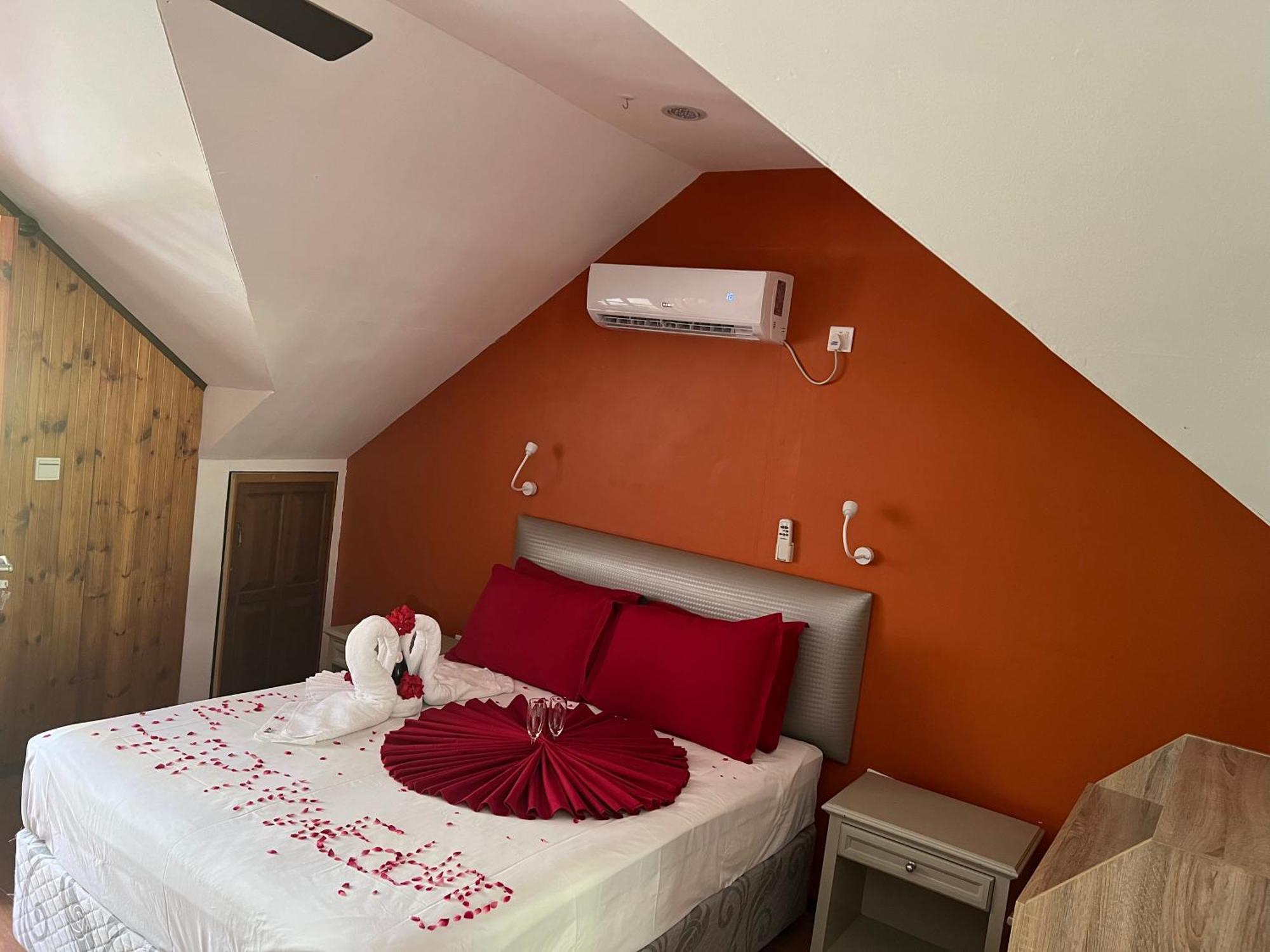 Chloe'S Cottage Self-Catering La Digue Exteriör bild