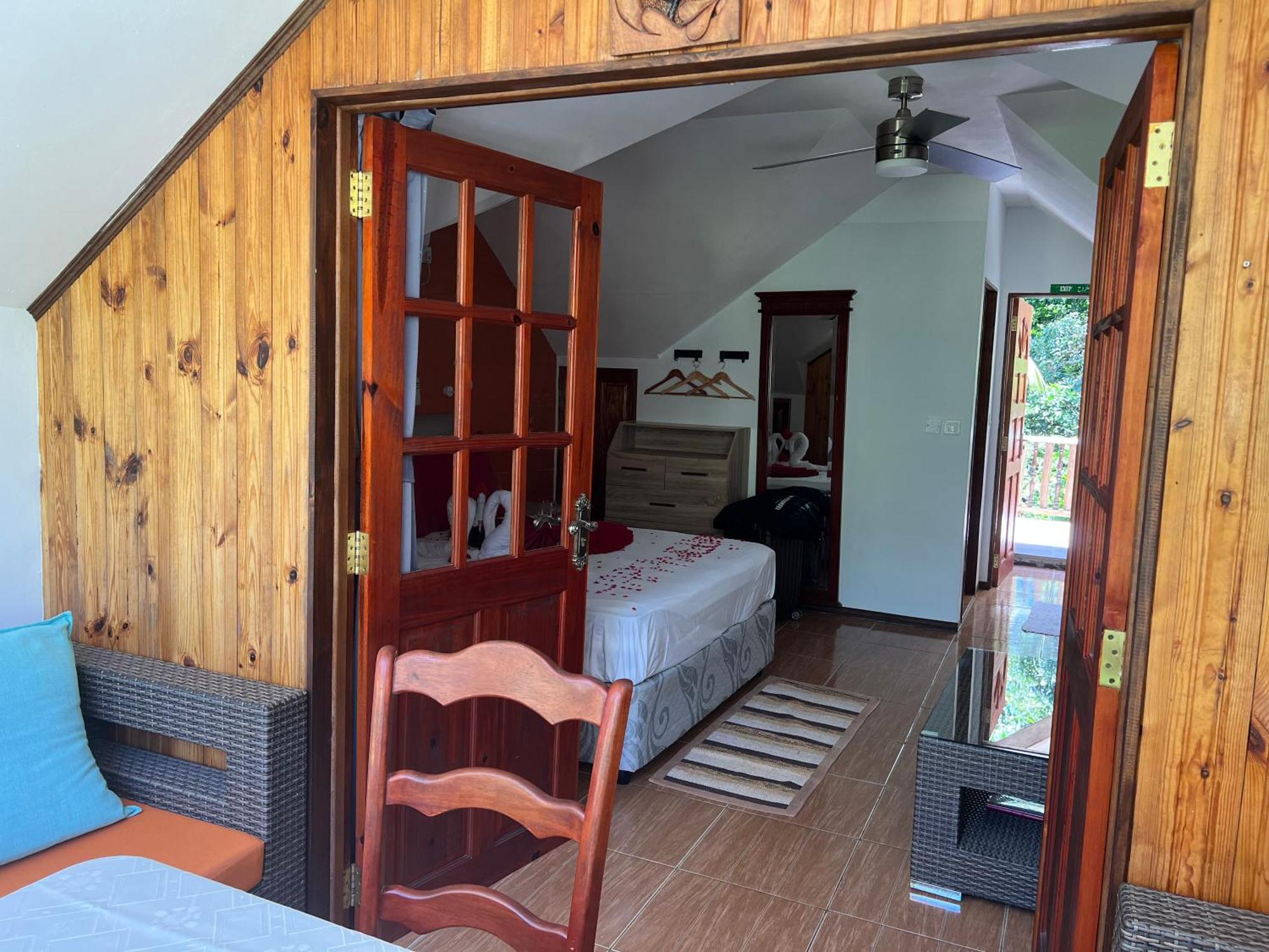 Chloe'S Cottage Self-Catering La Digue Exteriör bild