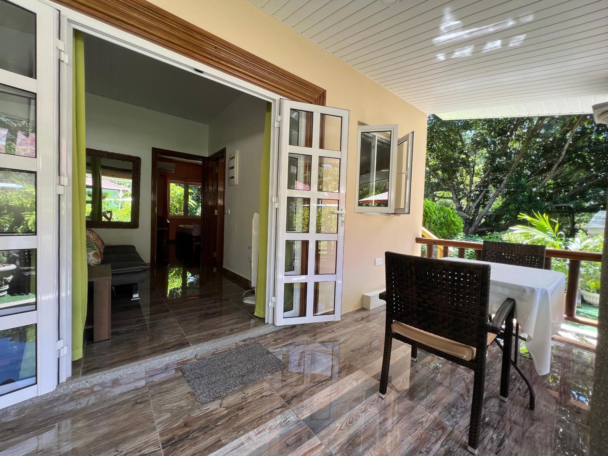 Chloe'S Cottage Self-Catering La Digue Exteriör bild