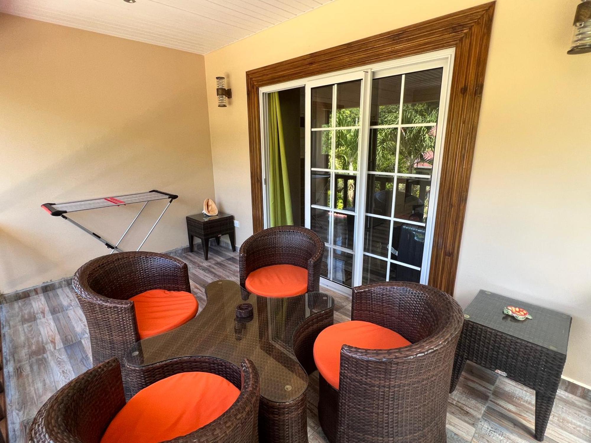 Chloe'S Cottage Self-Catering La Digue Exteriör bild