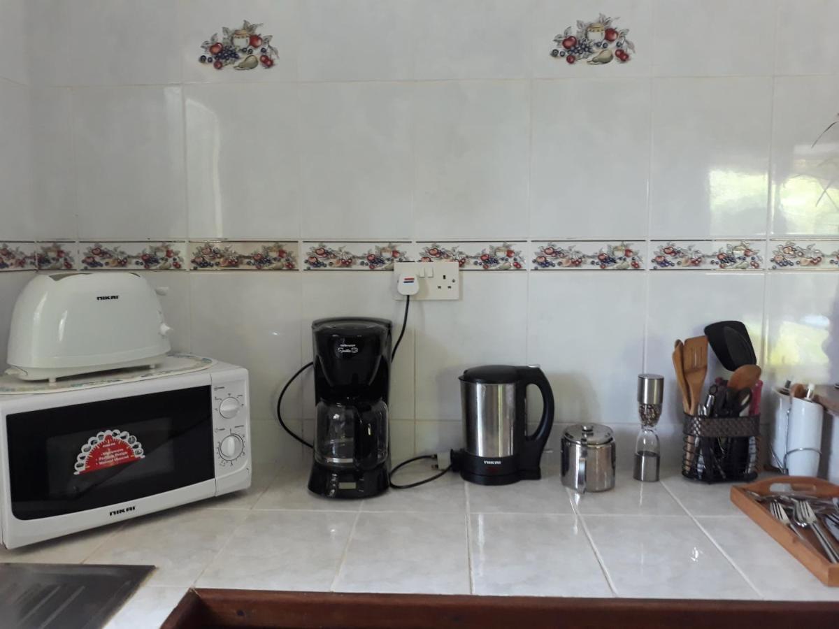 Chloe'S Cottage Self-Catering La Digue Rum bild