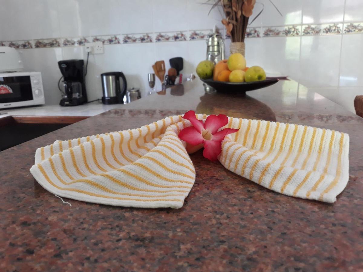 Chloe'S Cottage Self-Catering La Digue Rum bild